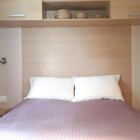 Maison Mobilhome Sans Vis A Vis Au Calme Et En Hauteur