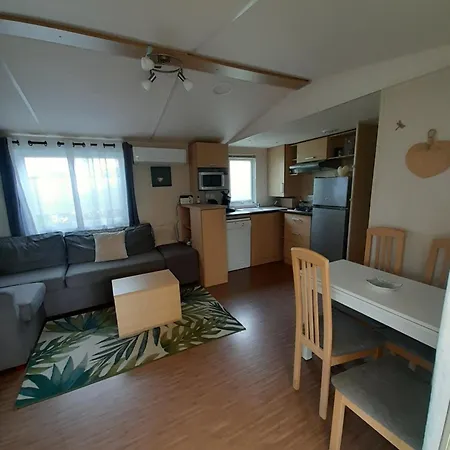 Prázdninový areál Maison Mobilhome Sans Vis A Vis Au Calme Et En Hauteur *
