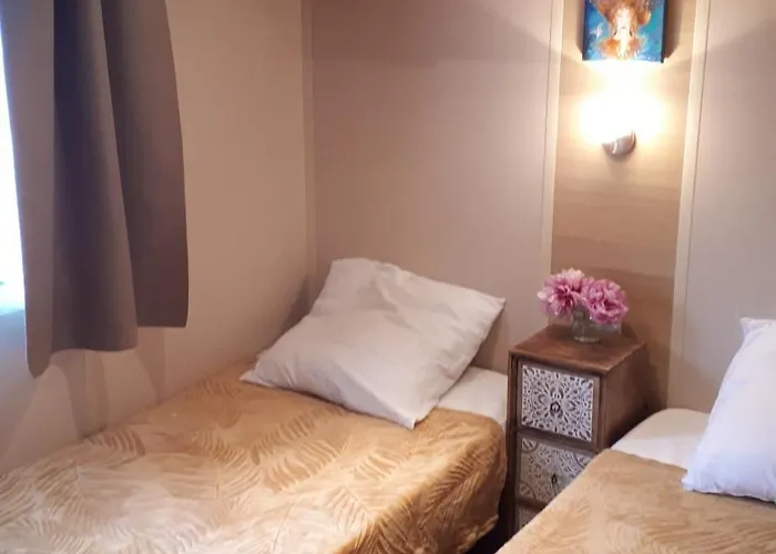 Parco vacanze Maison Mobilhome Sans Vis à Vis Au Calme Et En Hauteur